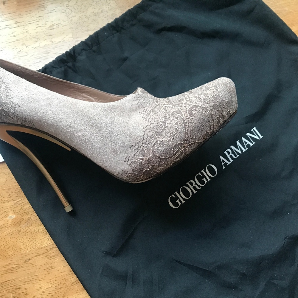 Giorgio Armani Suede Pumps